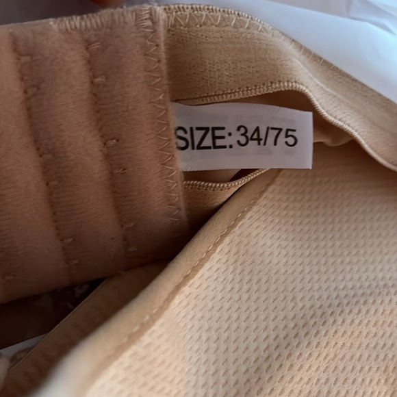 NIB Magic Strapless Front Buckle Bra Beige 34A - Picture 4 of 6
